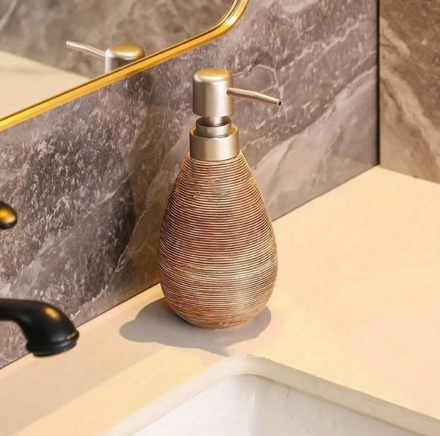 Retro Ceramic Push Soap Dispenser – Stylish Pump Bottle for Bathroom, Kitchen & Toilet