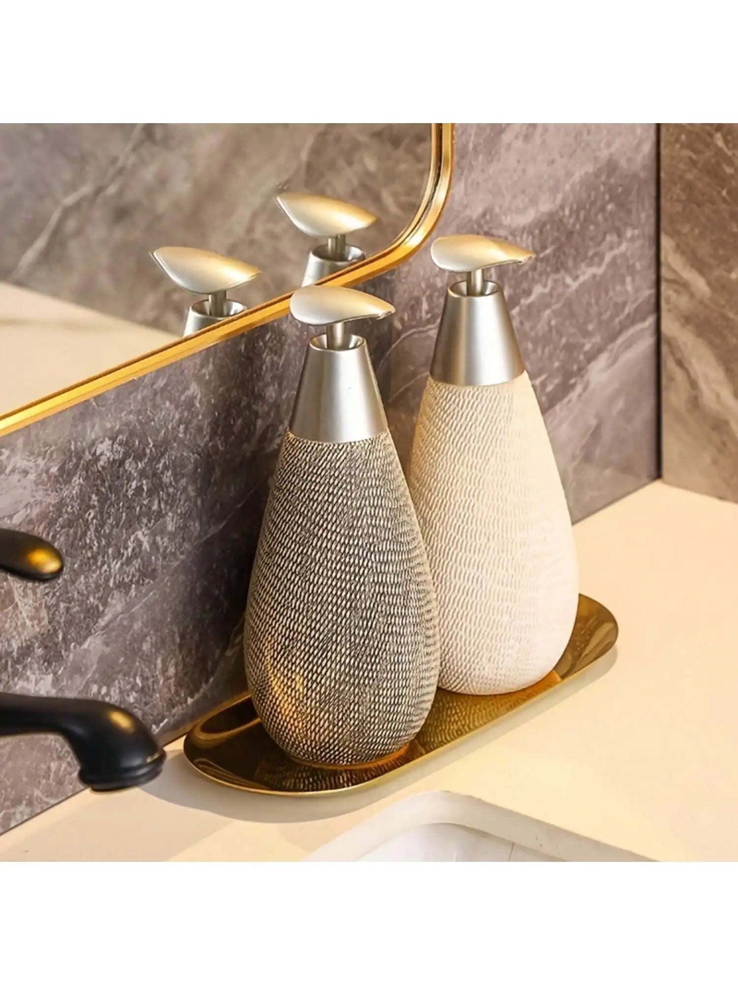 Retro Ceramic Push Soap Dispenser – Stylish Pump Bottle for Bathroom, Kitchen & Toilet