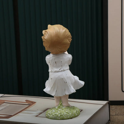 Banksy-Inspired Heart Balloon Girl Sculpture – Modern Home Decor