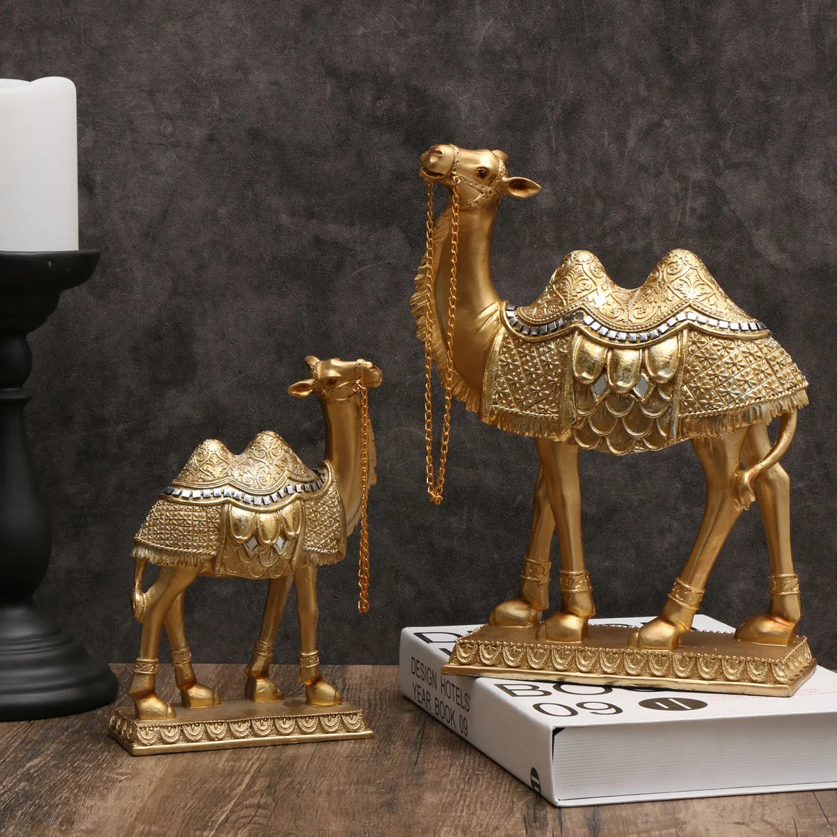 Classic Light Luxury Camel Statue – Elegant Indoor Decor for Holidays